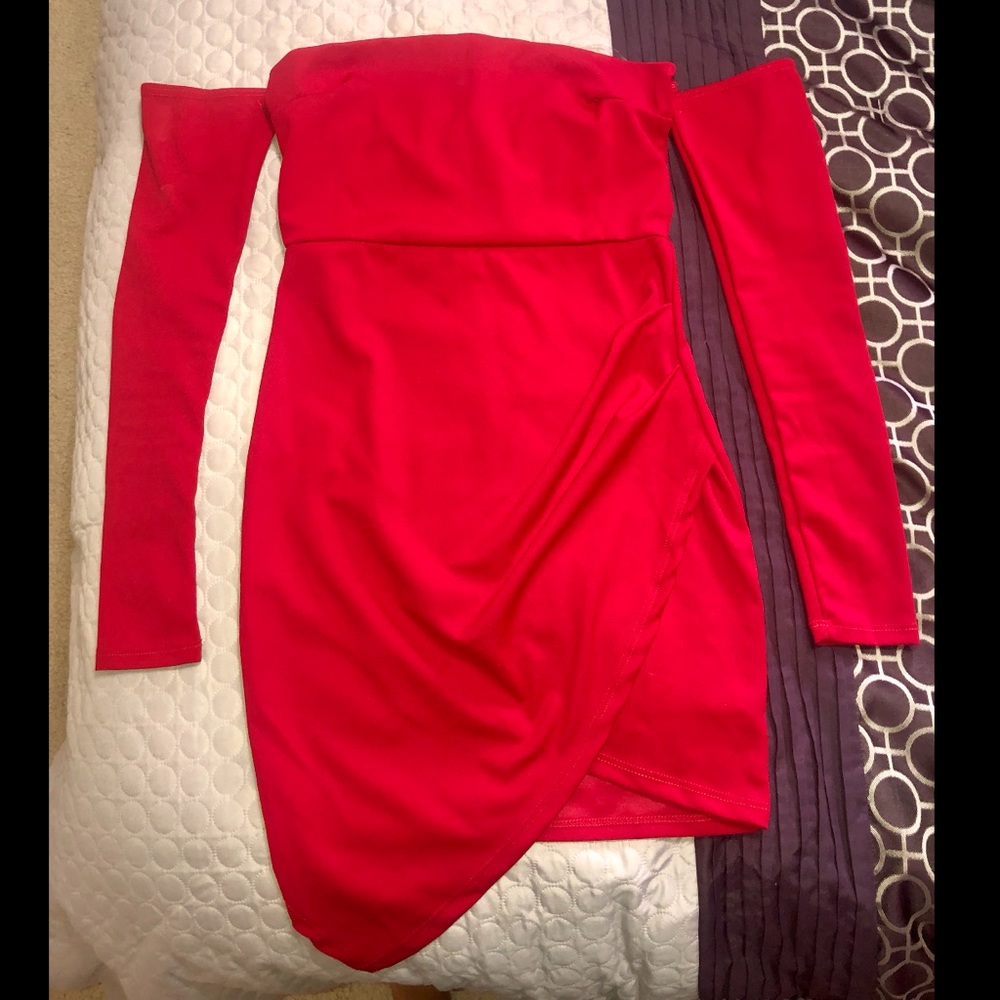 Red Strapless Mini Tulip Dress, full sleeves